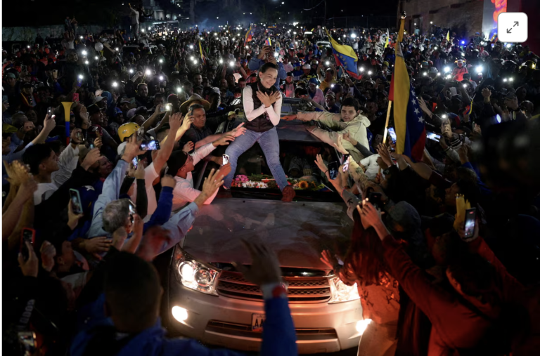 Cómo el ganador del Premio Nobel de Venezuela construyó una alianza de alto riesgo con Trump