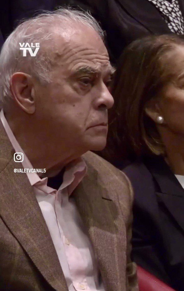 Enchufado millonario Ricardo Cisneros agrede a periodista en Roma